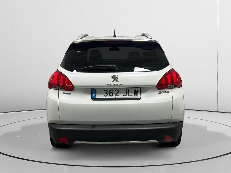 Usado Peugeot 2008 Allure 100 CV (73 kW) 2016 Blanco SUV
