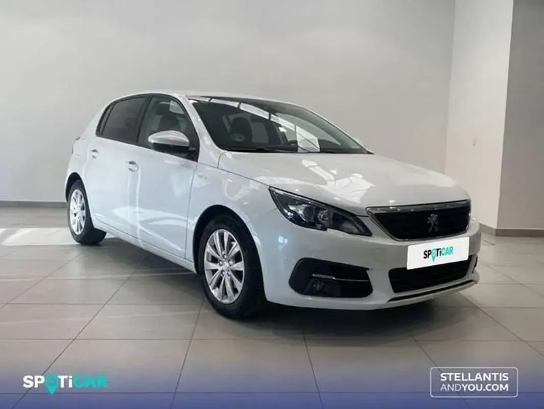 Usado Peugeot 308 Style 131 CV (96 kW) 2020 Blanco Utilitario