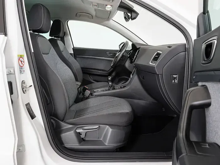 Usado Seat Ateca Style 150 CV (110 kW) 2025 Blanco SUV
