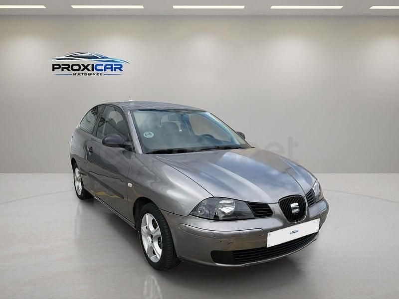 Usado Seat Ibiza Stylance 100 CV (73 kW) 2005 Gris / plata Utilitario