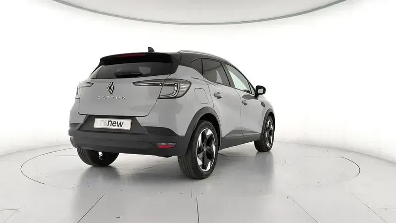 Usado Renault Captur Techno 101 CV (74 kW) 2025 Gris SUV