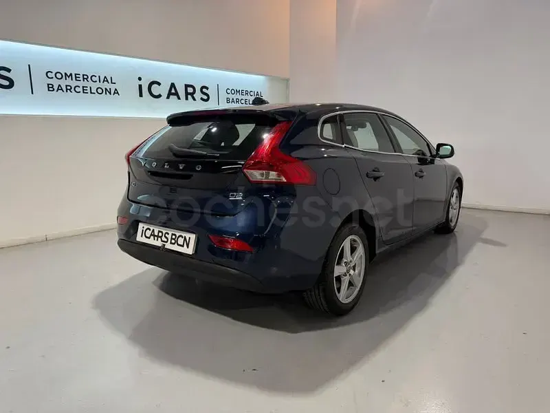 Usado Volvo V40 Kinetic 115 CV (84 kW) 2015 Azul Berlina