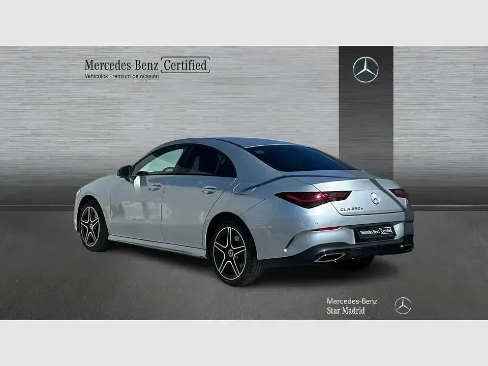 Usado Mercedes CLA250e 218 CV (160 kW) 2025 Gris Berlina