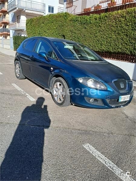 Usado Seat Leon Sport 140 CV (102 kW) 2005 Azul Utilitario
