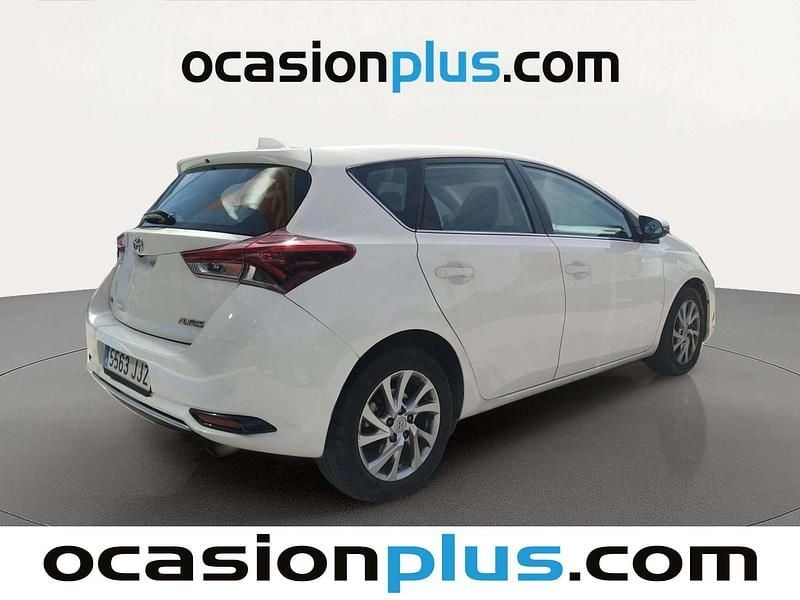 Usado Toyota Auris Active 116 CV (85 kW) 2015 Blanco Utilitario