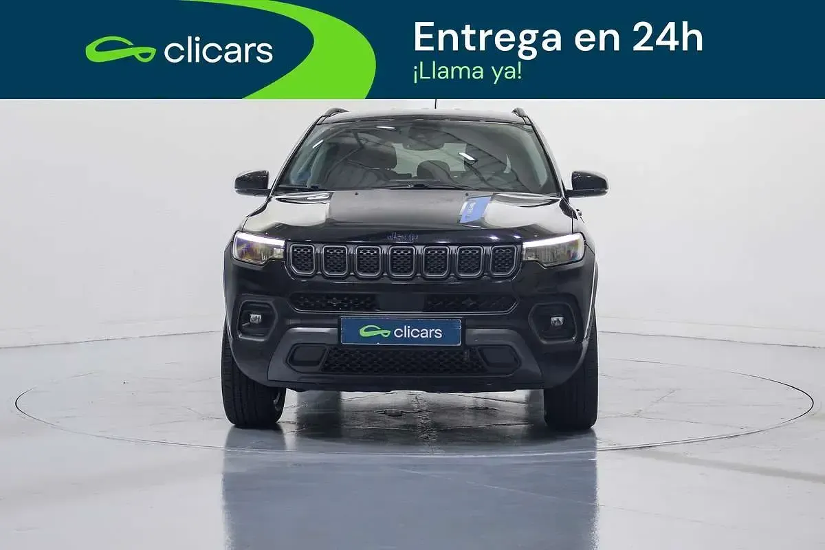 Usado Jeep Compass Trailhawk 179 CV (131 kW) 2023 Negro SUV