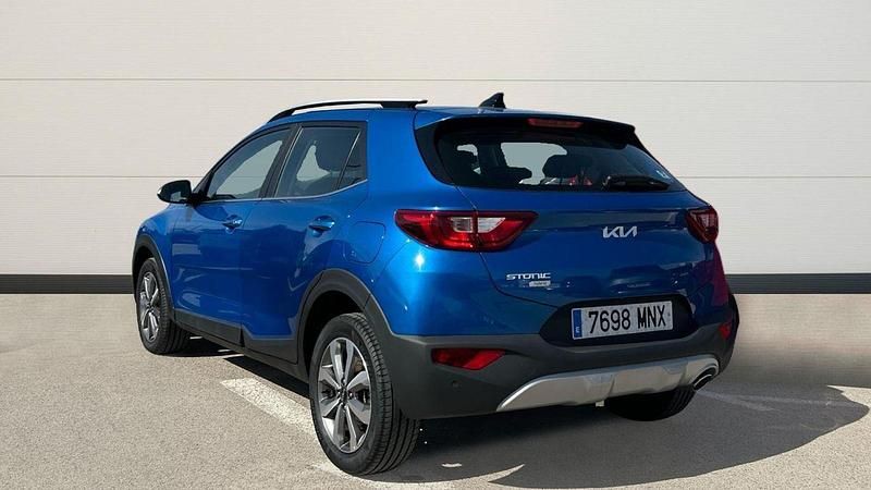 Usado Kia Stonic 100 CV (73 kW) 2024 Azul SUV