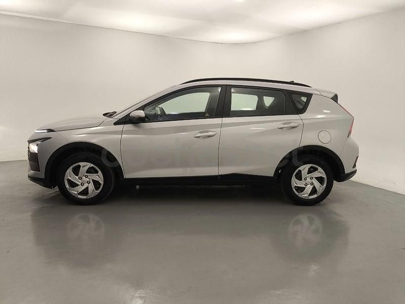 Usado Hyundai Bayon 100 CV (73 kW) 2024 Gris / plata SUV