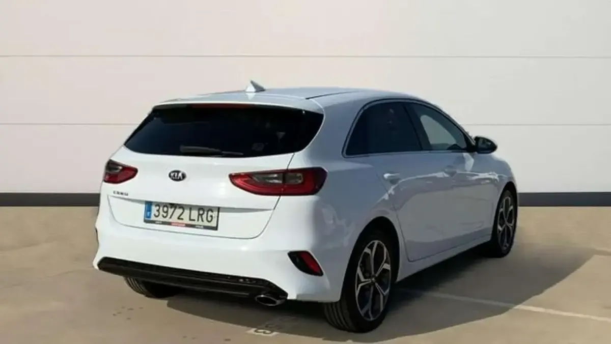 Usado Kia Ceed 101 CV (74 kW) 2021 Blanco Utilitario