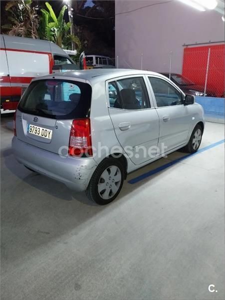 Usado Kia Picanto EX 65 CV (47 kW) 2004 Gris / plata Utilitario
