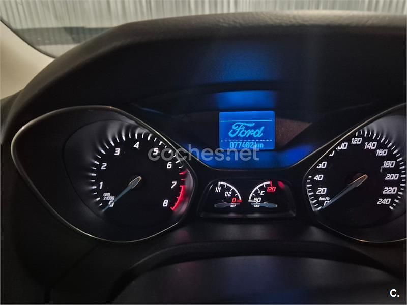 Usado Ford Focus Trend 125 CV (91 kW) 2014 Negro Berlina