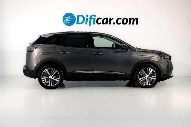 Usado Peugeot 3008 Allure 131 CV (96 kW) 2023 Gris SUV