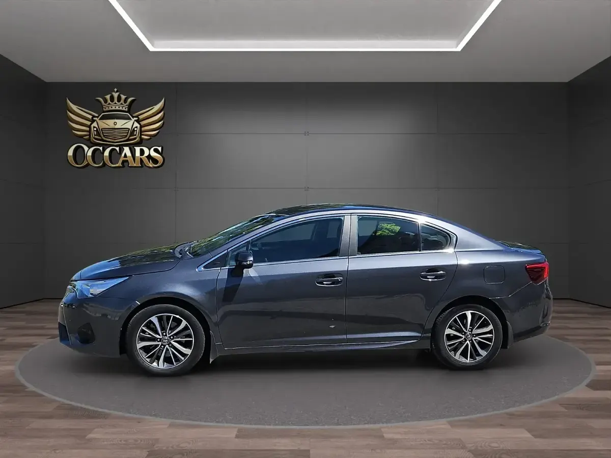 Usado Toyota Avensis Executive 143 CV (105 kW) 2015 Gris Berlina