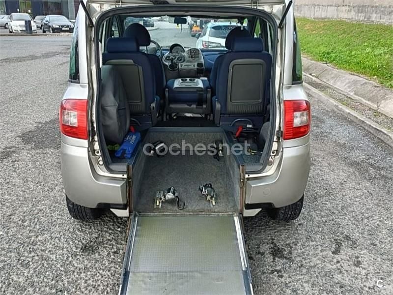 Gris / plata Usado 2005 Fiat Multipla Dynamic Monovolumen | 15.500 € - Imagen 1/4