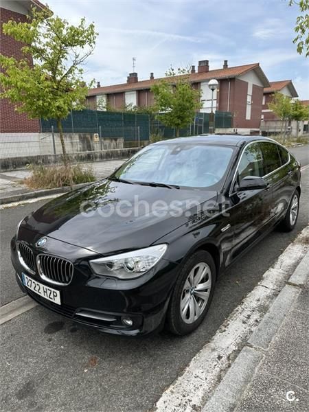 Negro Usado 2014 BMW 530 Gran Turismo Efficient Dynamics Berlina | 16.900 € (Precio justo) - Imagen 1/4
