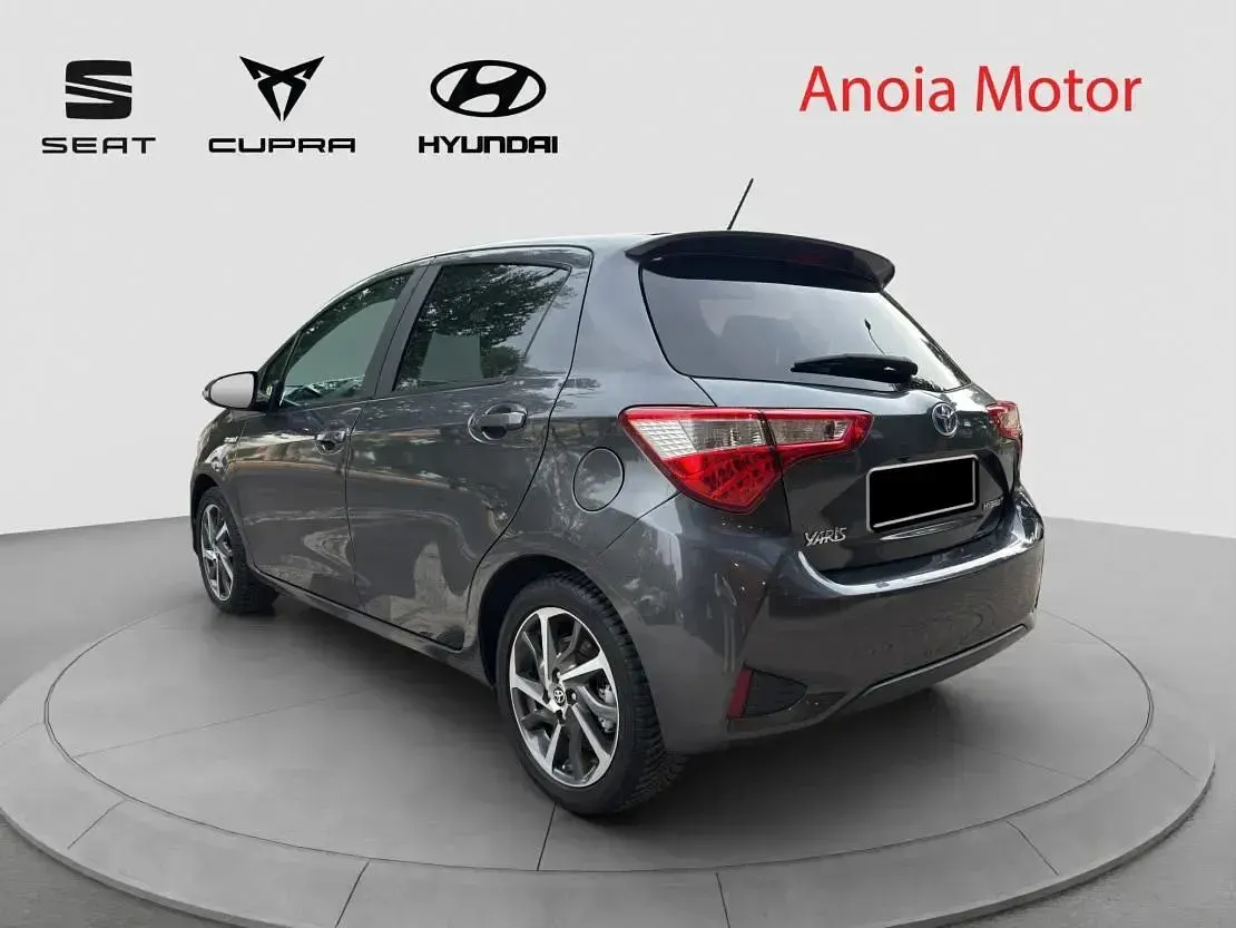 Usado Toyota Yaris 101 CV (74 kW) 2019 Gris oscuro Berlina