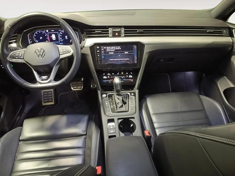 Usado VW Passat R-line 150 CV (110 kW) 2021 Gris/plata Familiar