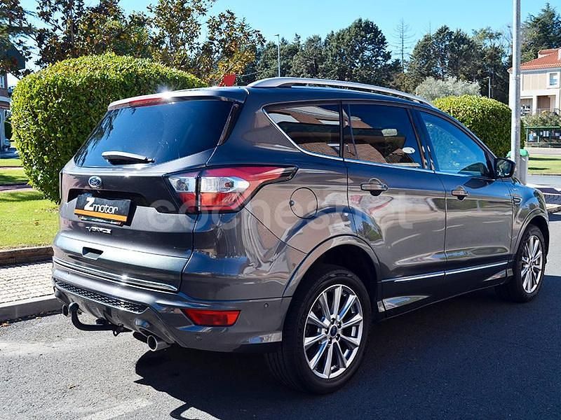 Usado Ford Kuga Vignale 180 CV (132 kW) 2017 Gris / plata SUV