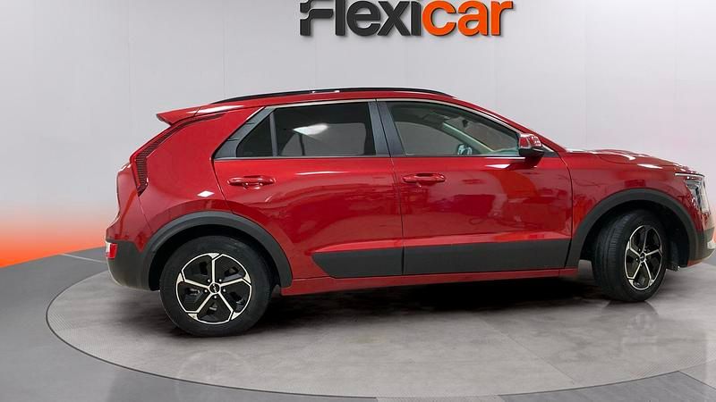 Usado Kia Niro 141 HP (103 kW) 2022 Vermelho SUV