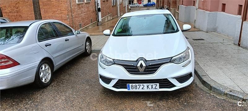 Usado Renault Mégane IV Business 115 CV (84 kW) 2019 Blanco Berlina
