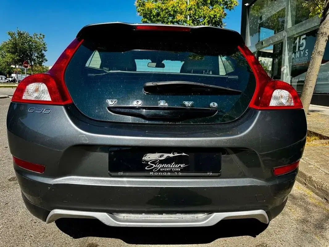 Usado Volvo C30 Momentum 114 CV (83 kW) 2011 Gris Utilitario