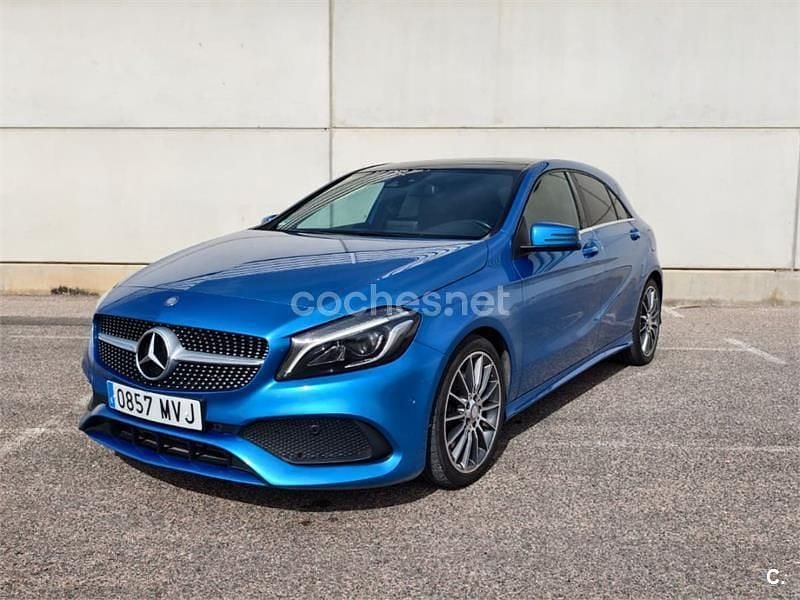 Usado Mercedes A220 AMG line 177 CV (130 kW) 2017 Azul Berlina