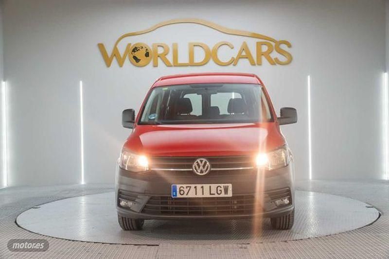 Usado VW Caddy 102 CV (75 kW) 2020 Rojo Monovolumen
