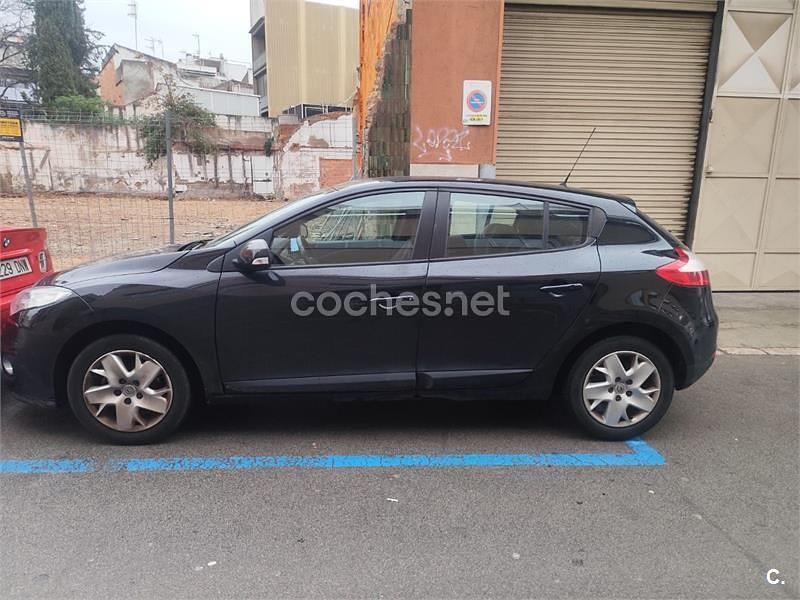 Negro Usado 2013 Renault Mégane Authentique Berlina | 5399 € (Super precio) - Imagen 1/4