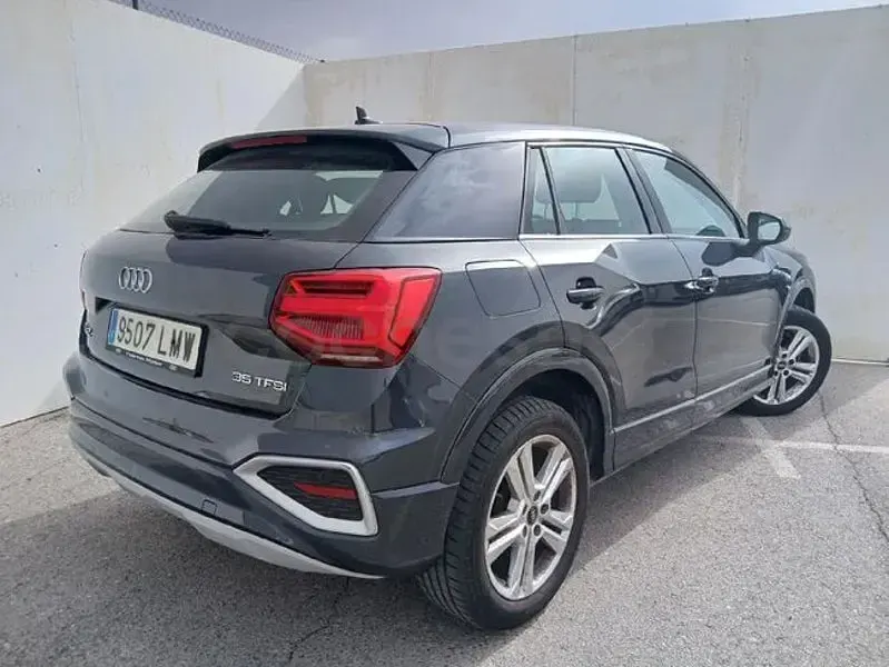Usado Audi Q2 Advanced Plus 150 CV (110 kW) 2021 Negro SUV