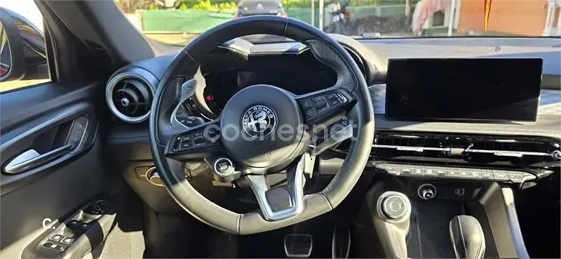 Usado Alfa Romeo Tonale Edizione Speciale 174 CV (127 kW) 2024 Rojo SUV