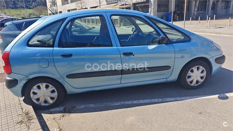 Usado Citroën Xsara Picasso 117 CV (86 kW) 2000 Azul Monovolumen