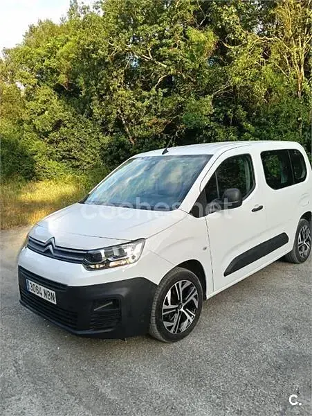 Usado Citroën Berlingo Feel 102 CV (75 kW) 2022 Blanco Monovolumen