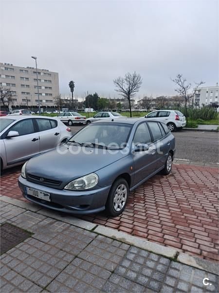 Usado Kia Rio 75 CV (55 kW) 2002 Azul Berlina