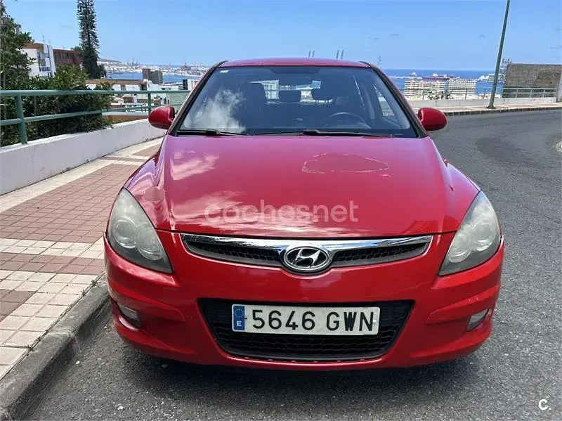 Usado Hyundai i30 Style 115 CV (84 kW) 2010 Rojo Berlina