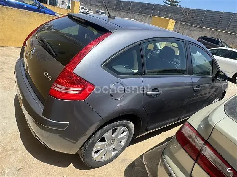 Usado Citroën C4 90 CV (66 kW) 2010 Gris / plata Berlina