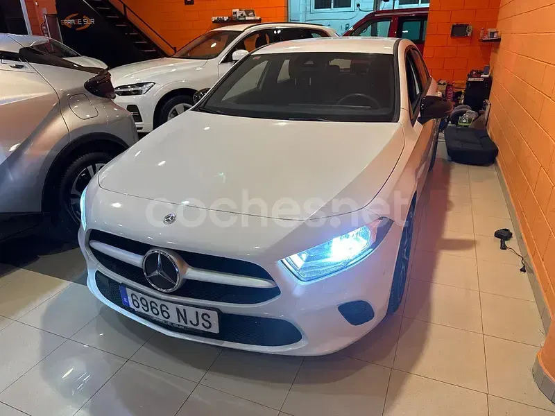 Usado Mercedes A180 136 CV (100 kW) 2021 Blanco Berlina
