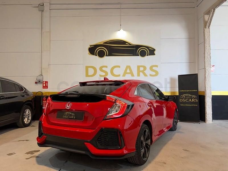 Usado Honda Civic Elegance 129 CV (94 kW) 2018 Rojo Berlina
