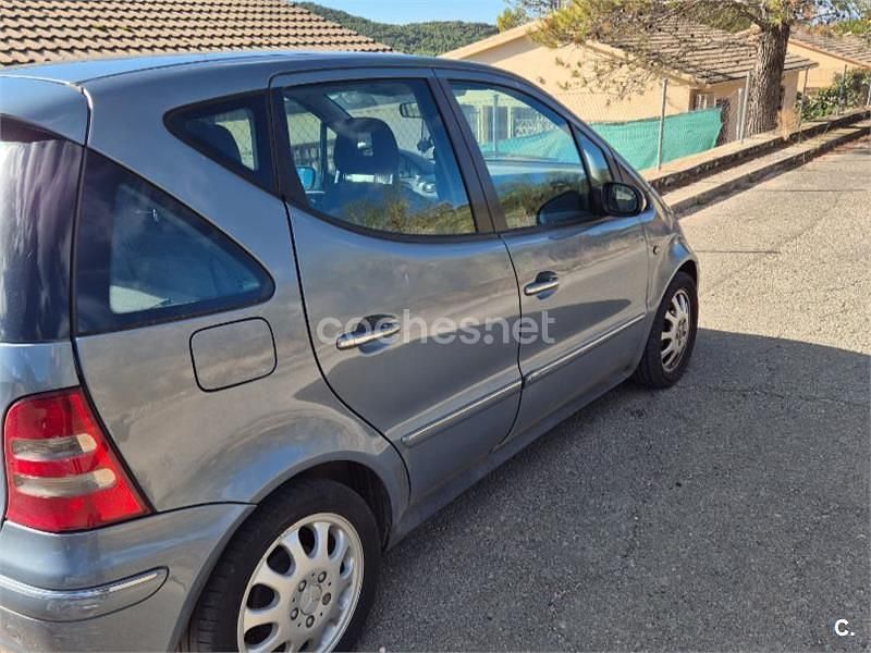 Usado Mercedes A170 Elegance 95 CV (69 kW) 2004 Azul Monovolumen