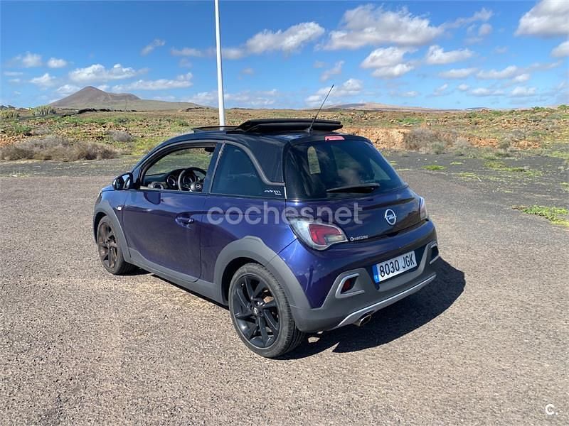 Usado Opel Adam Rocks 87 CV (63 kW) 2015 Azul Utilitario