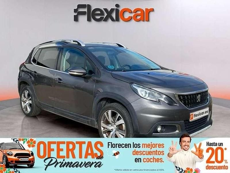 Usado Peugeot 2008 Allure 120 CV (88 kW) 2019 Gris SUV