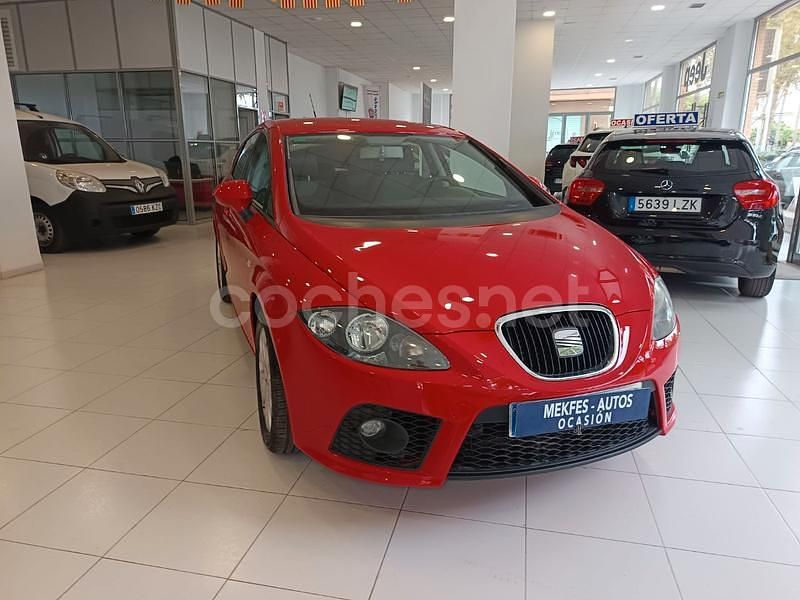 Rojo Usado 2010 Seat Leon Style Berlina | 7500 € (Precio justo) - Imagen 1/4