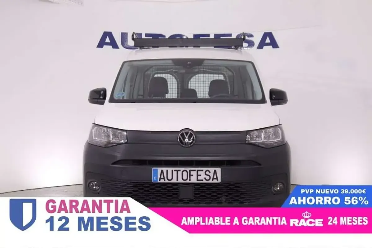 Usado VW Caddy 122 CV (89 kW) 2021 Blanco Monovolumen