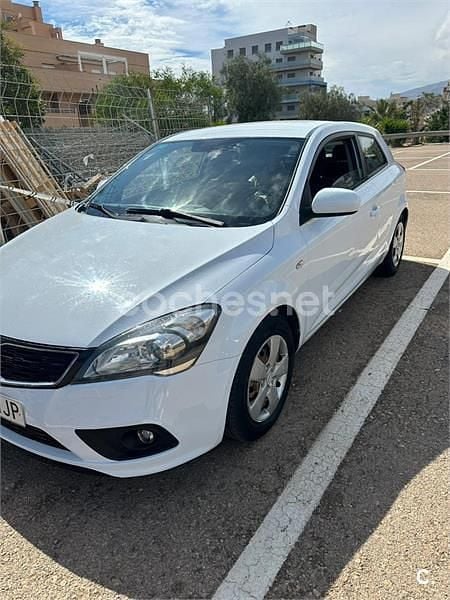 Usado Kia Ceed 90 CV (66 kW) 2012 Blanco Utilitario