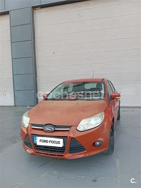 Usado Ford Focus Titanium 125 CV (91 kW) 2011 Rojo Berlina