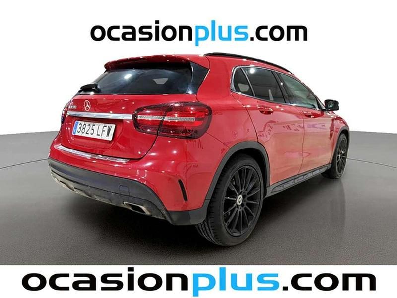 Usado Mercedes GLA200 156 CV (114 kW) 2020 Rojo SUV