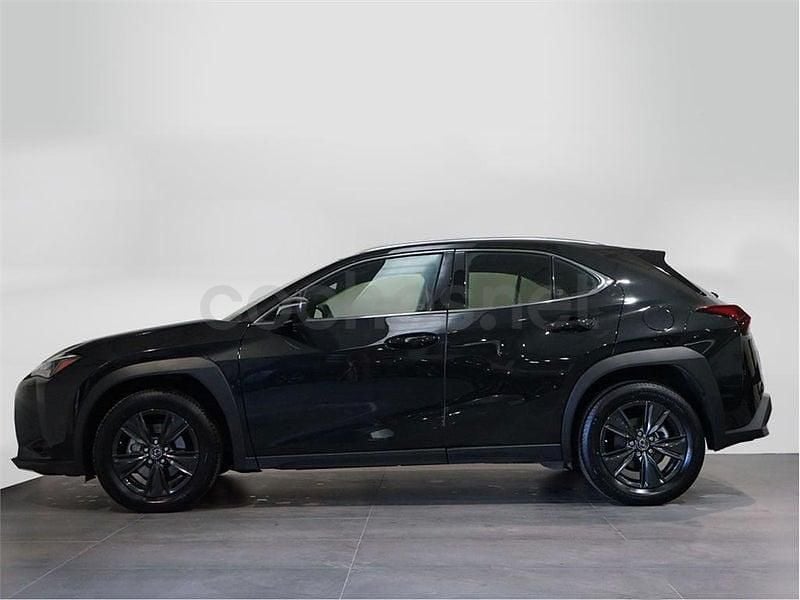 Usado Lexus UX 184 CV (135 kW) 2023 Gris / plata SUV