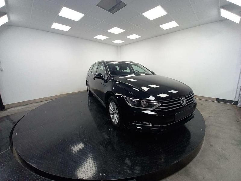 Usado VW Passat Comfortline 121 CV (88 kW) 2019 Negro Familiar