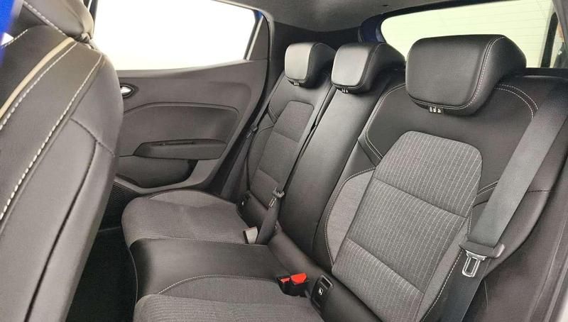 Usado Renault Clio V Techno 101 CV (74 kW) 2025 Azul Utilitario