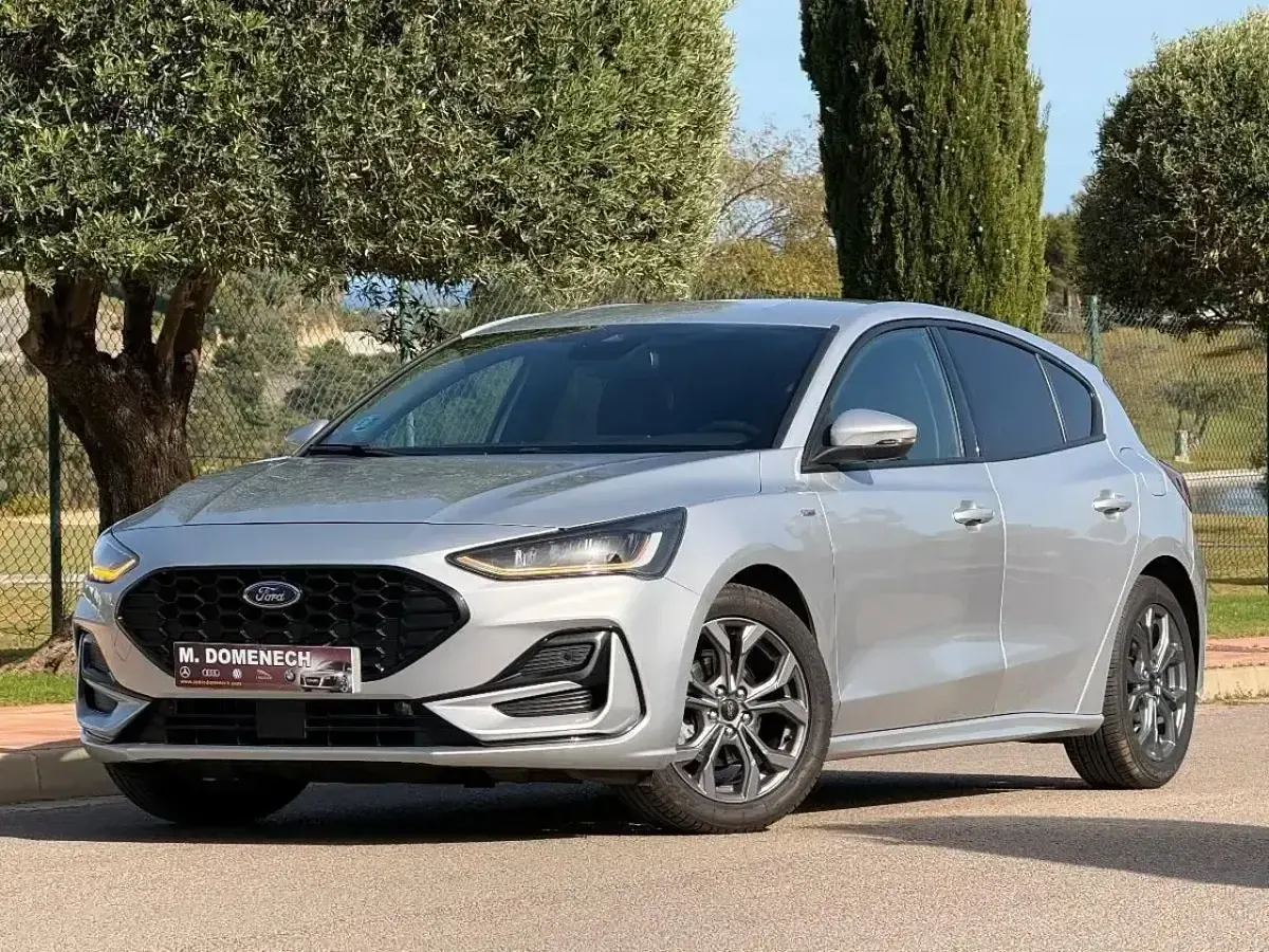 Usado Ford Focus Active 155 CV (114 kW) 2023 Gris Berlina