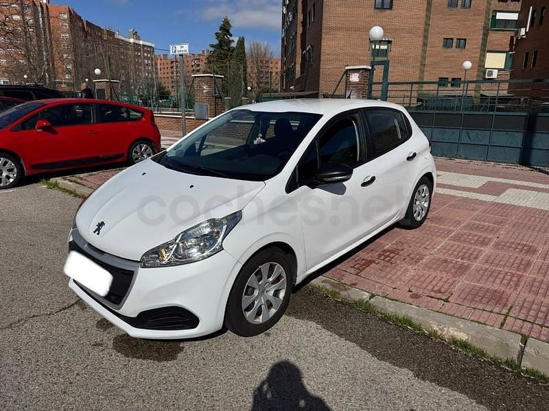 Usado Peugeot 208 Active 75 CV (55 kW) 2018 Blanco Utilitario